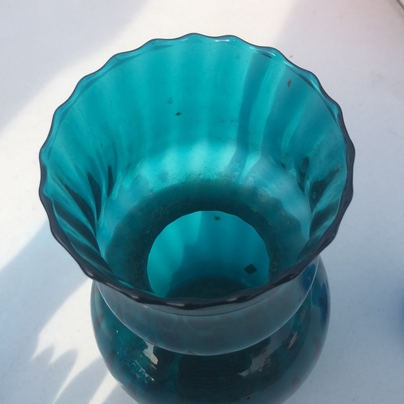 Vase - Picture 2 of 2